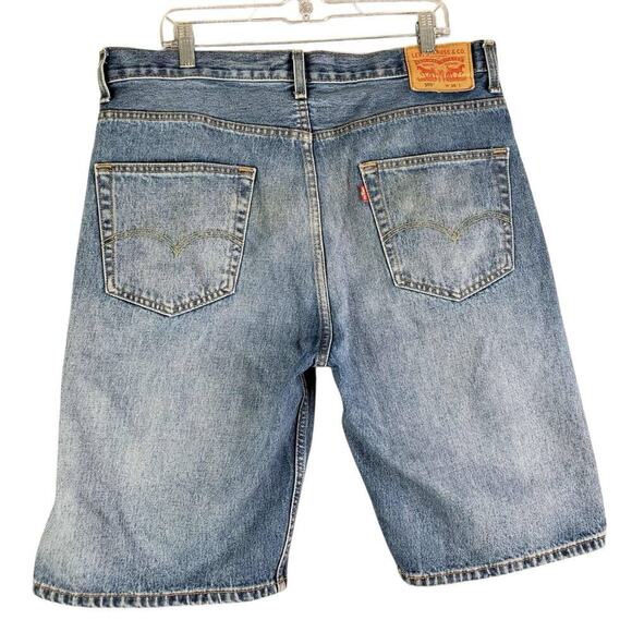 Levi’s Jean Shorts 569 Size 36 Men’s Denim Light Wash 5-Pocket Jorts Denim - Picture 3 of 10